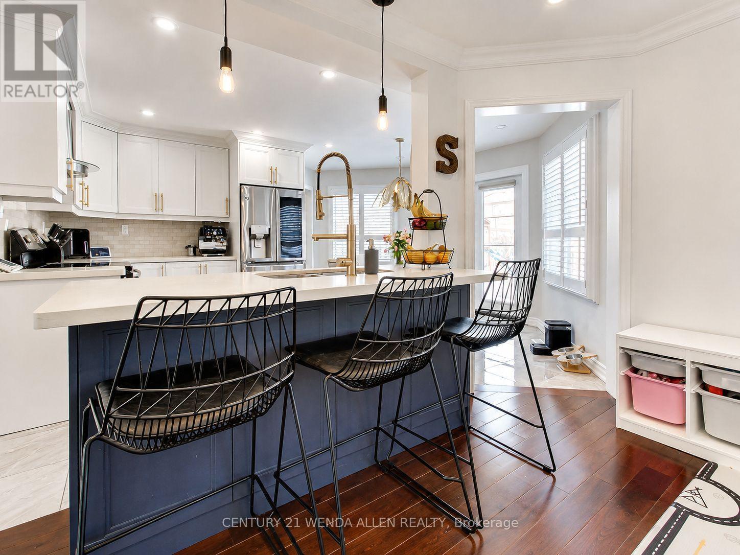 156 GWENDOLYN BOULEVARD - Image 9