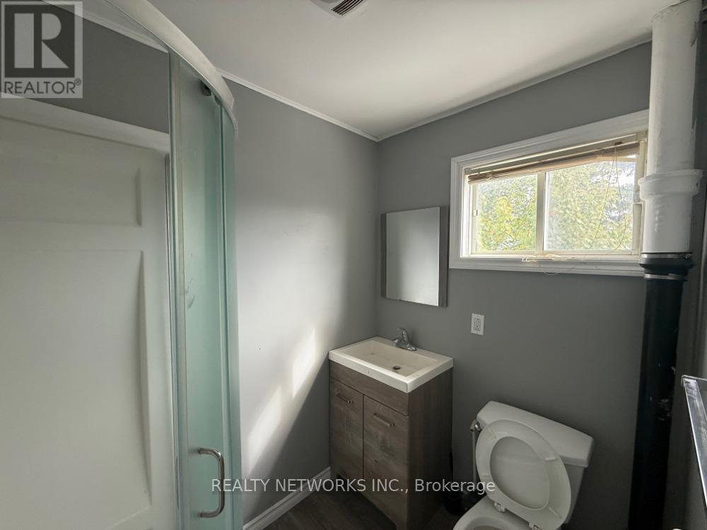 6 HOLLINGER LANE - 2
