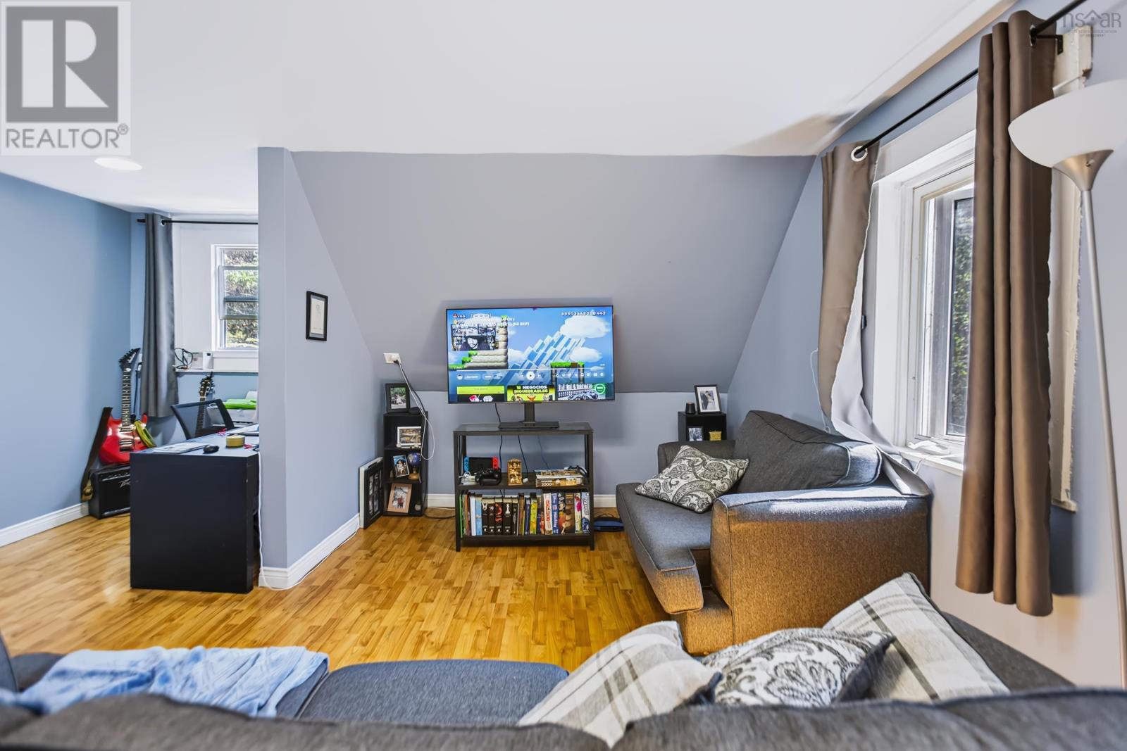 Property 32 of 39 of 21 West Victoria Street