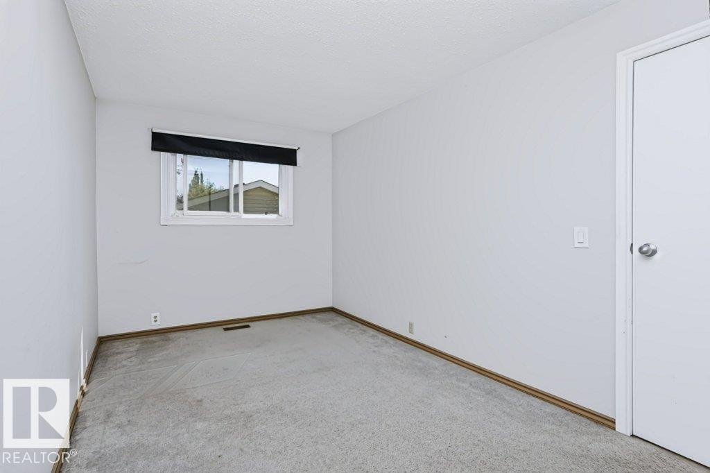 3633 44 AV NW - 15