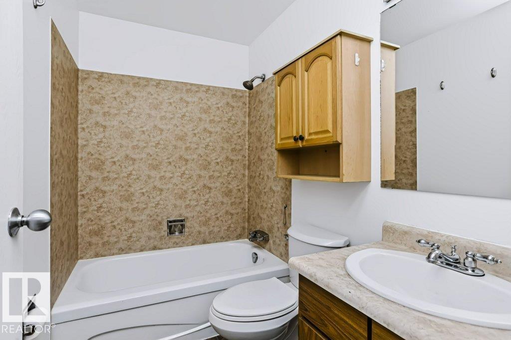3633 44 AV NW - 16