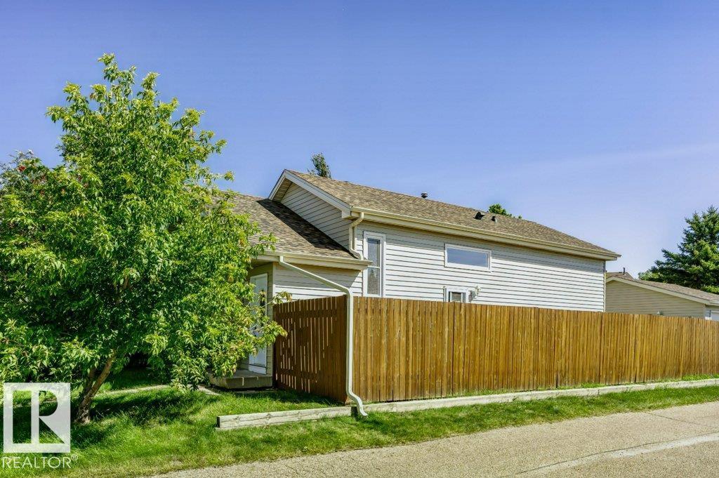 3633 44 AV NW - 34
