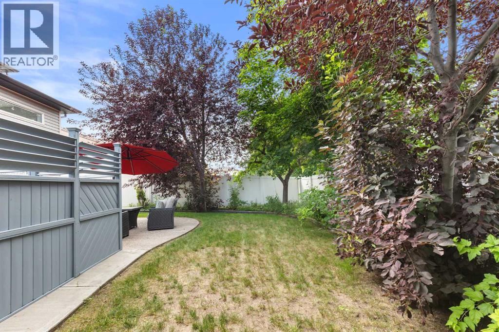 440 Spruce Way SE - 44