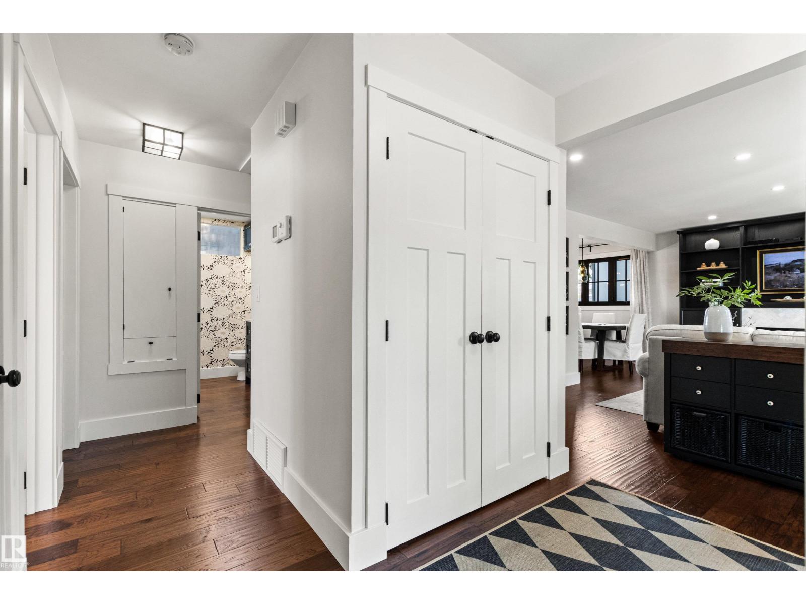 7308 100 AV NW - 20