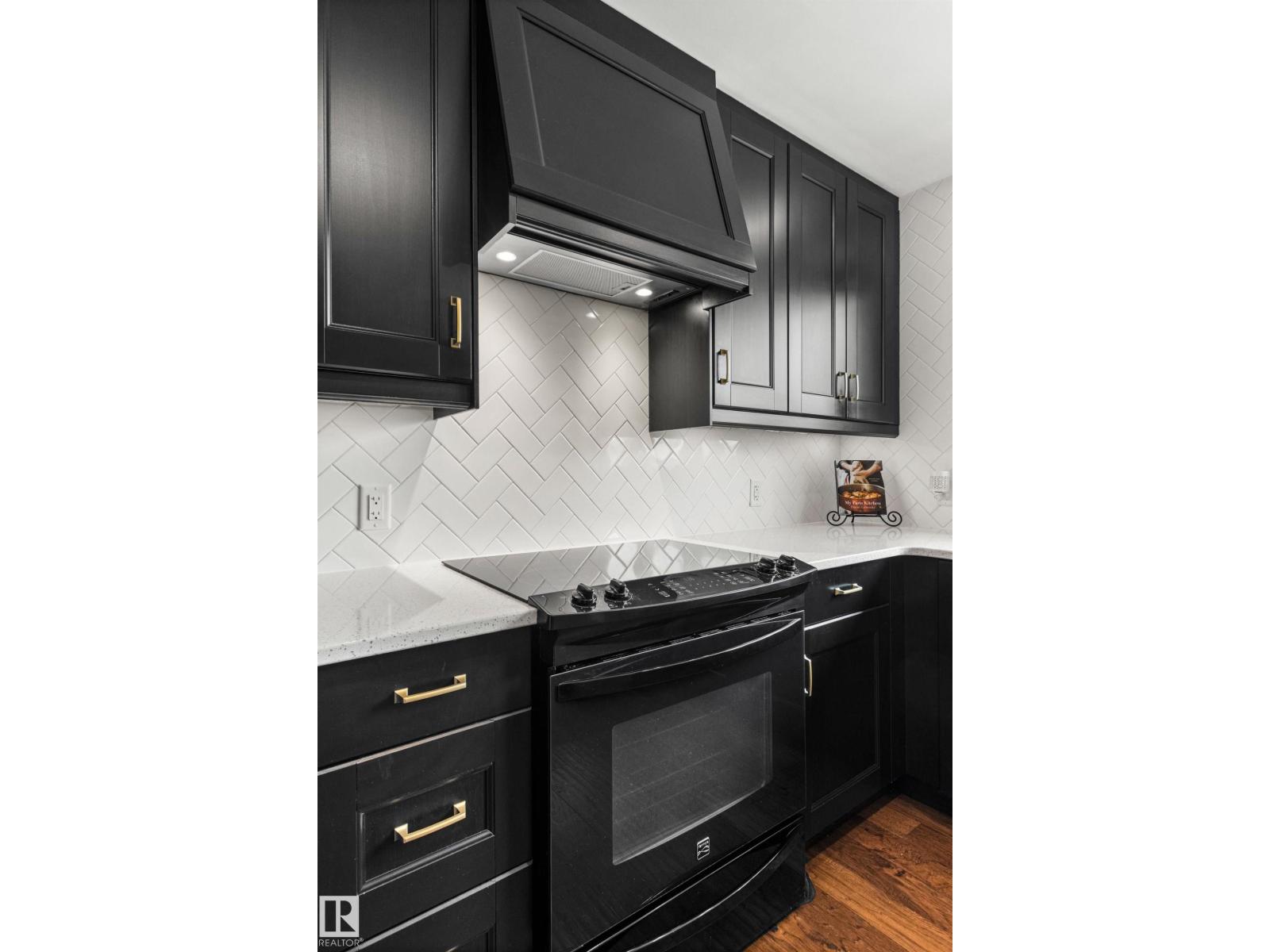 7308 100 AV NW - 17