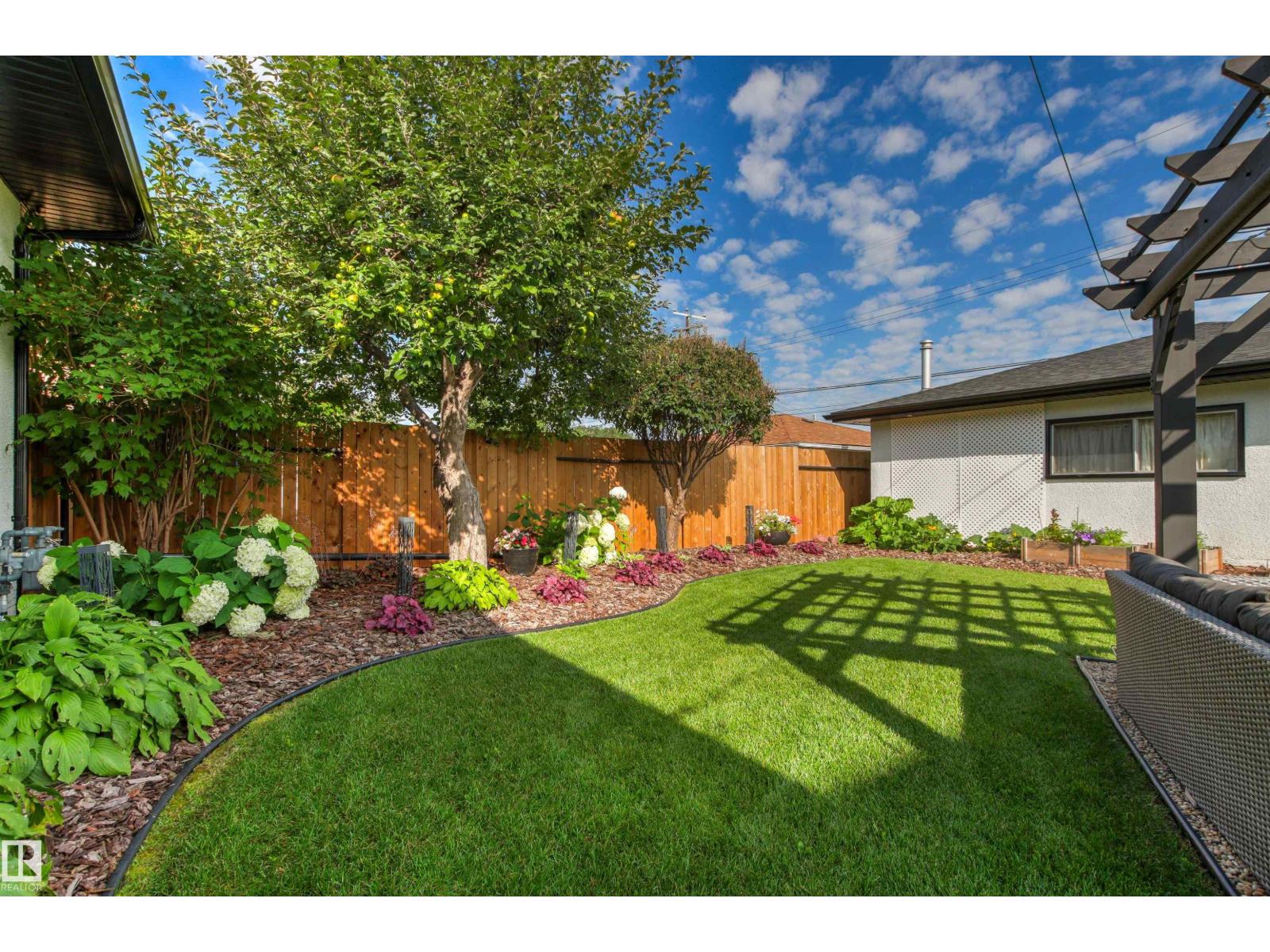 7308 100 AV NW - 50