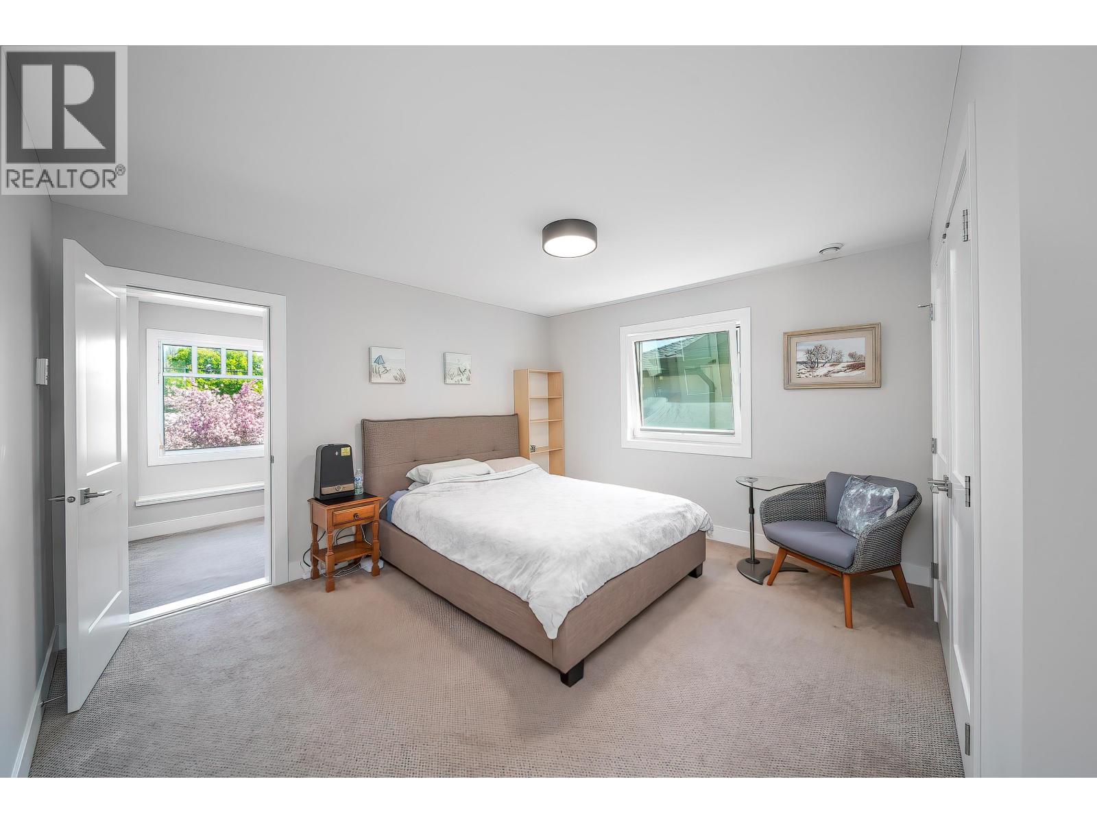 5500 52 Avenue, Ladner
