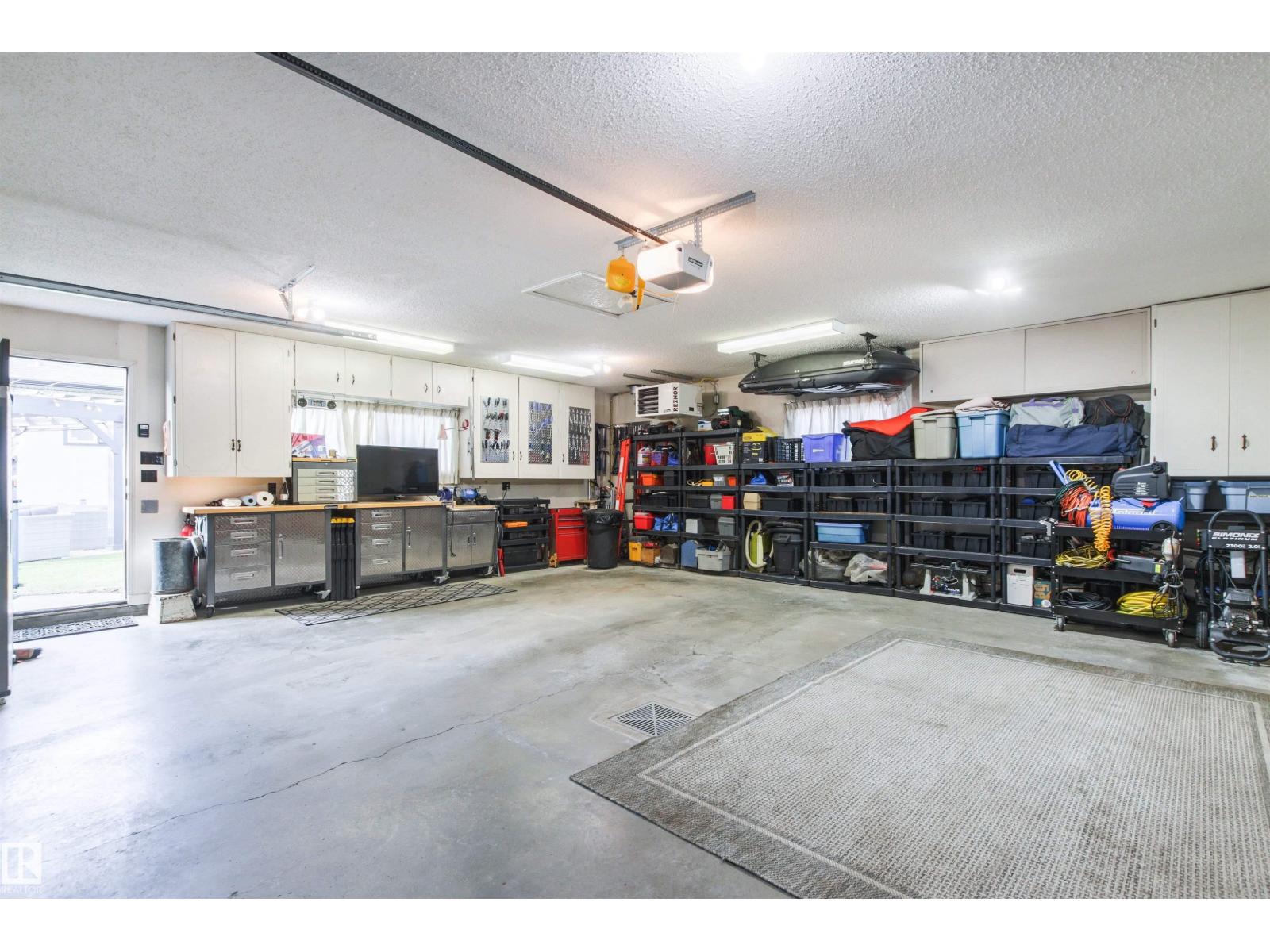 7308 100 AV NW - 58