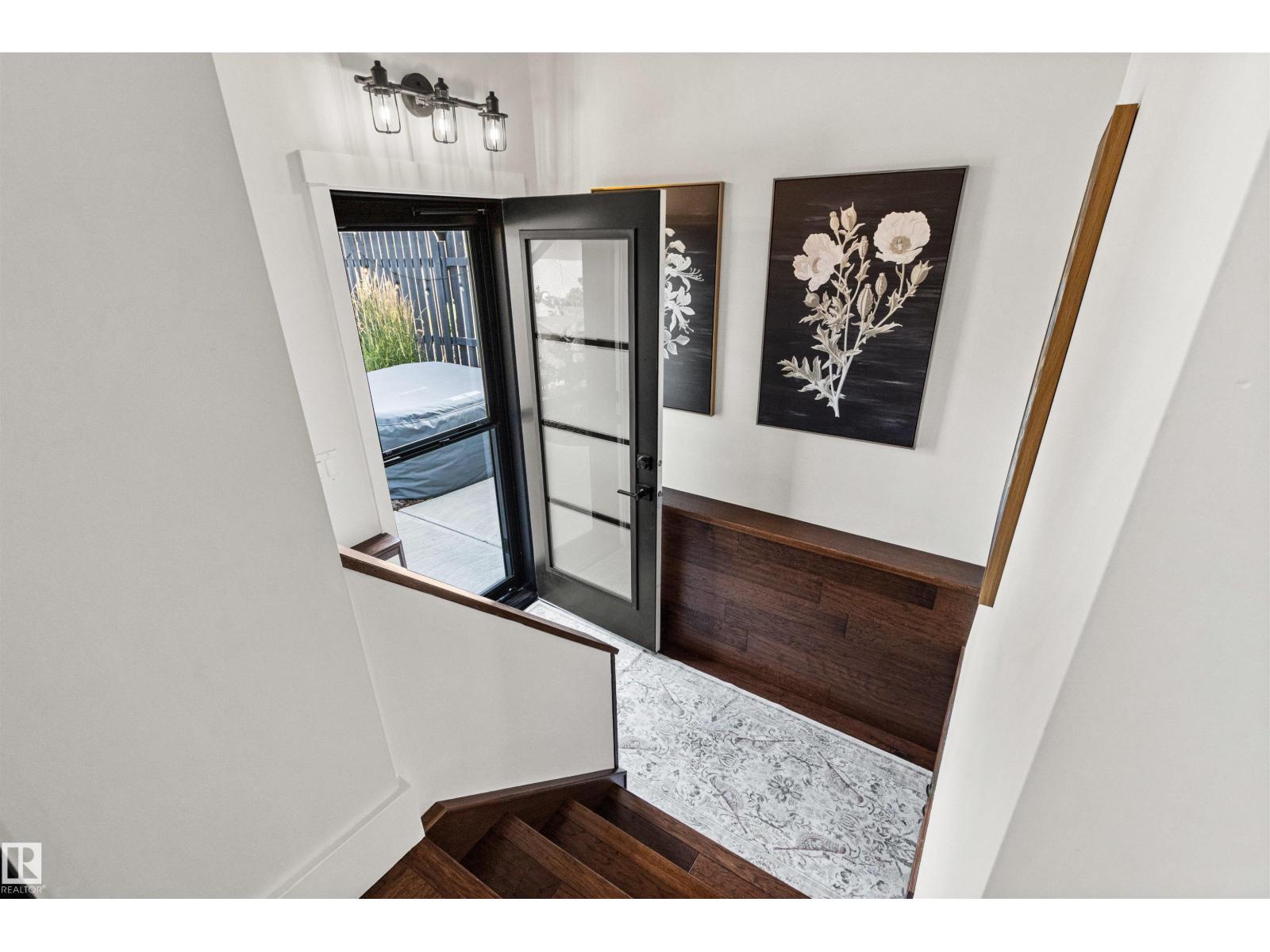7308 100 AV NW - 34