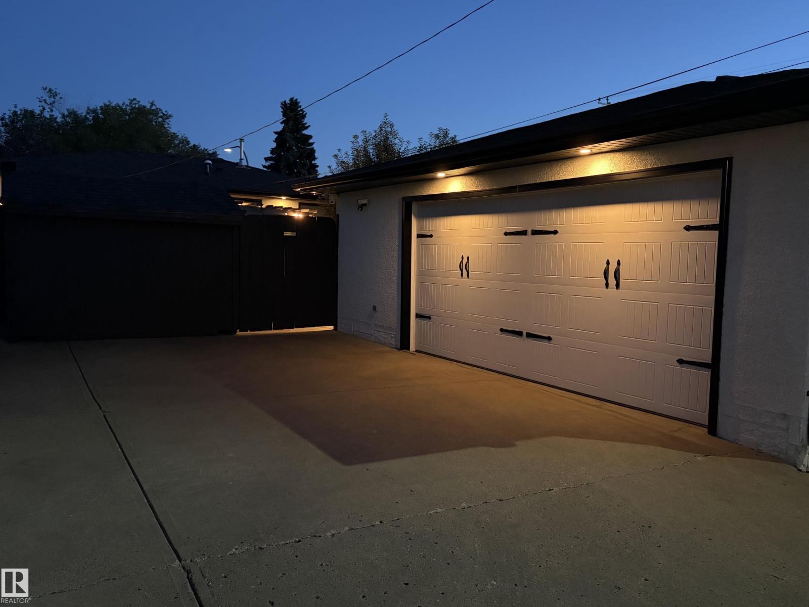 7308 100 AV NW - 66