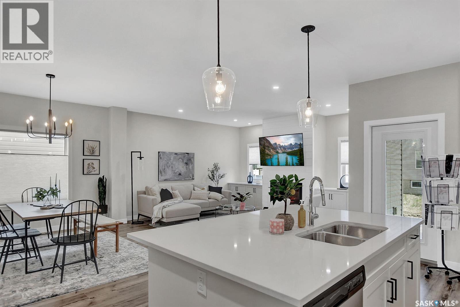 273 Lakeside BOULEVARD - 12