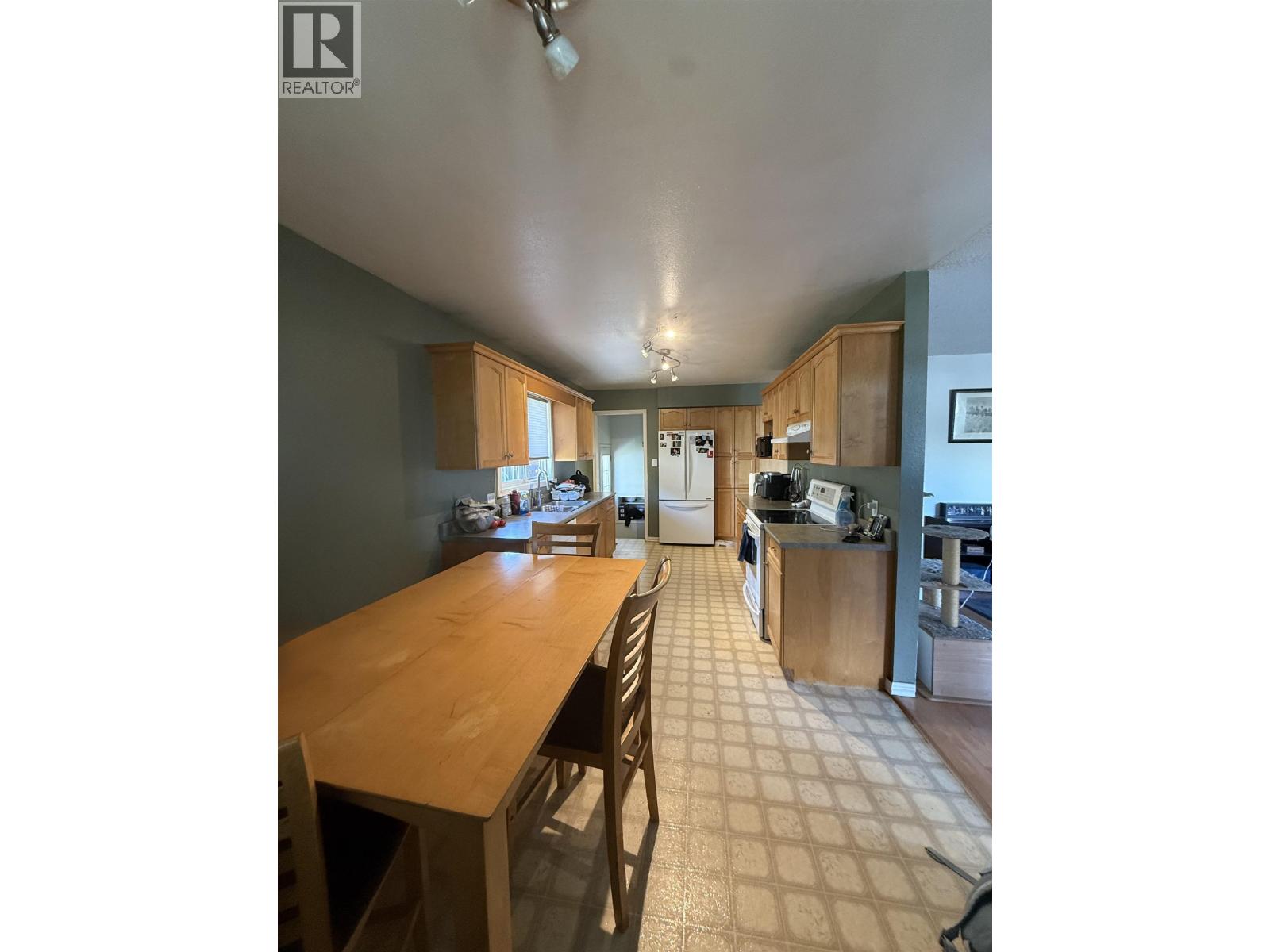 454 8TH AVENUE - Image 8