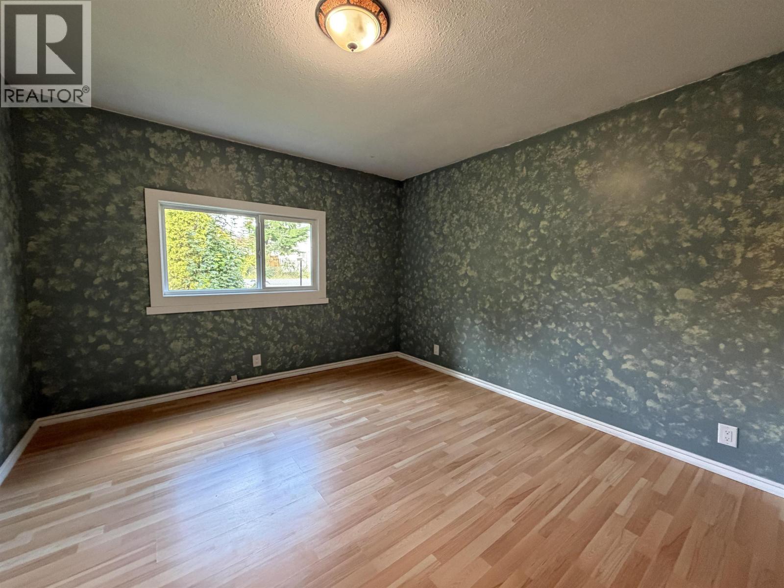 2066 LAUREL STREET - 12