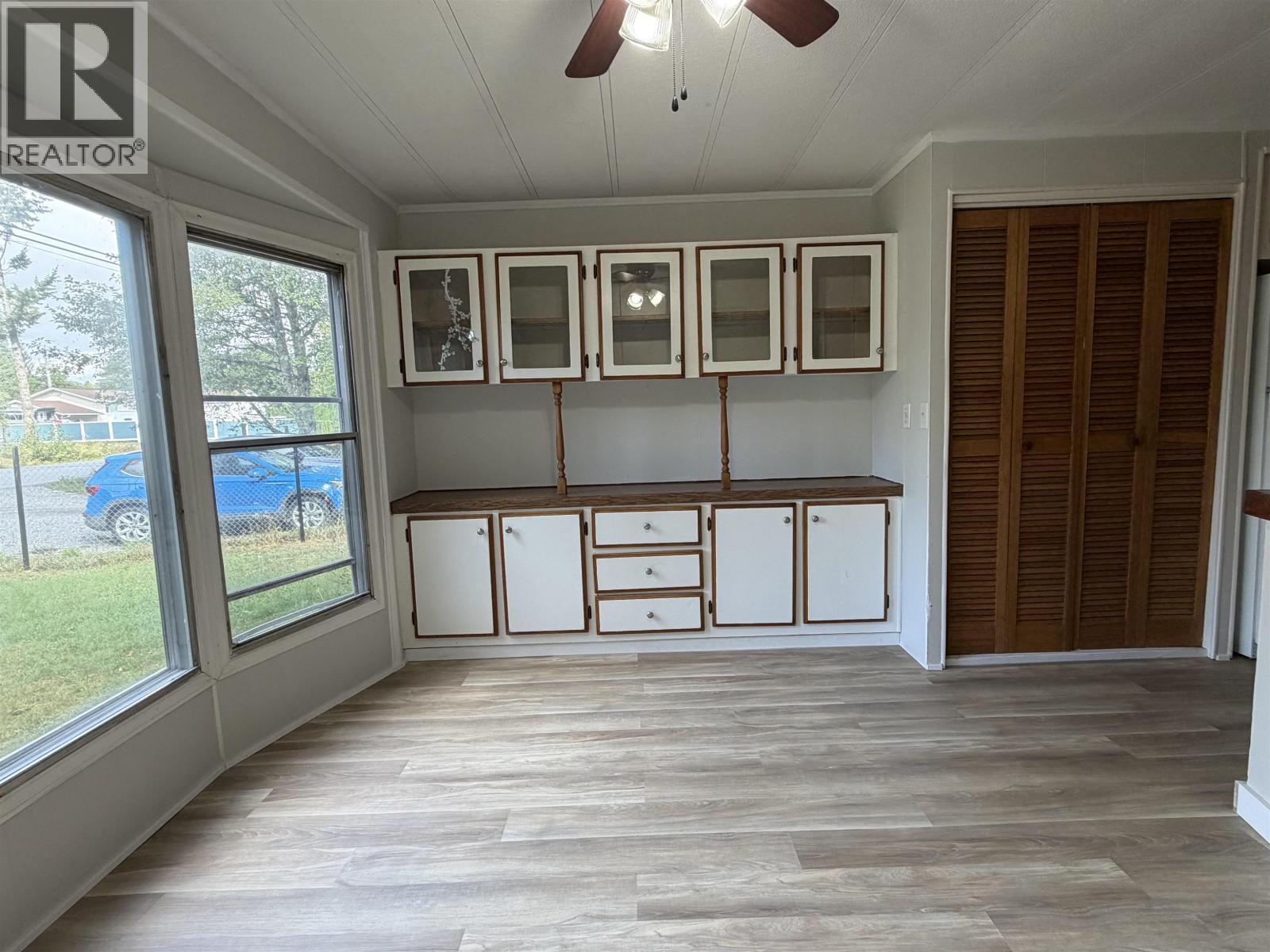 2066 LAUREL STREET - Image 23