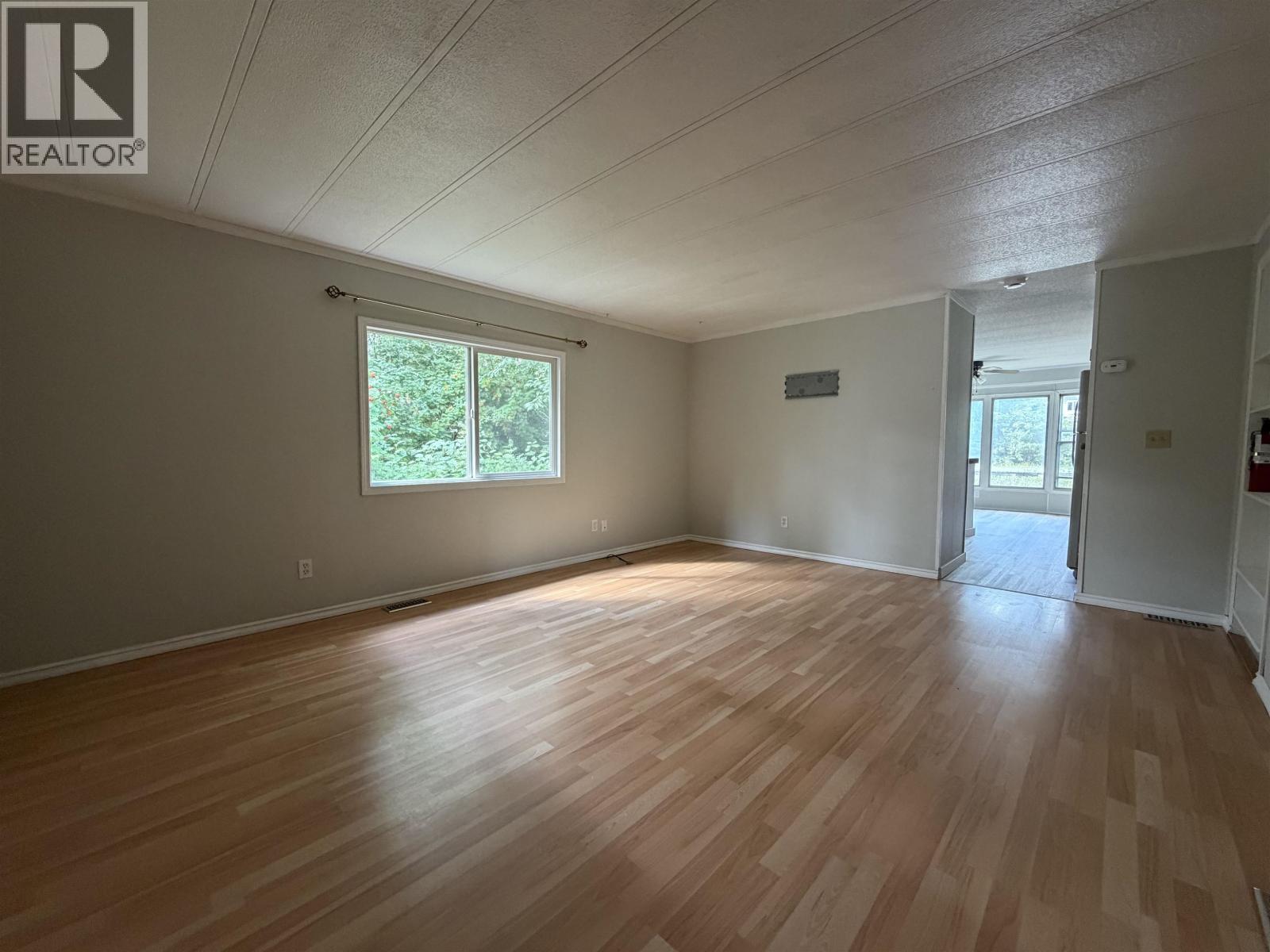 2066 LAUREL STREET - 25