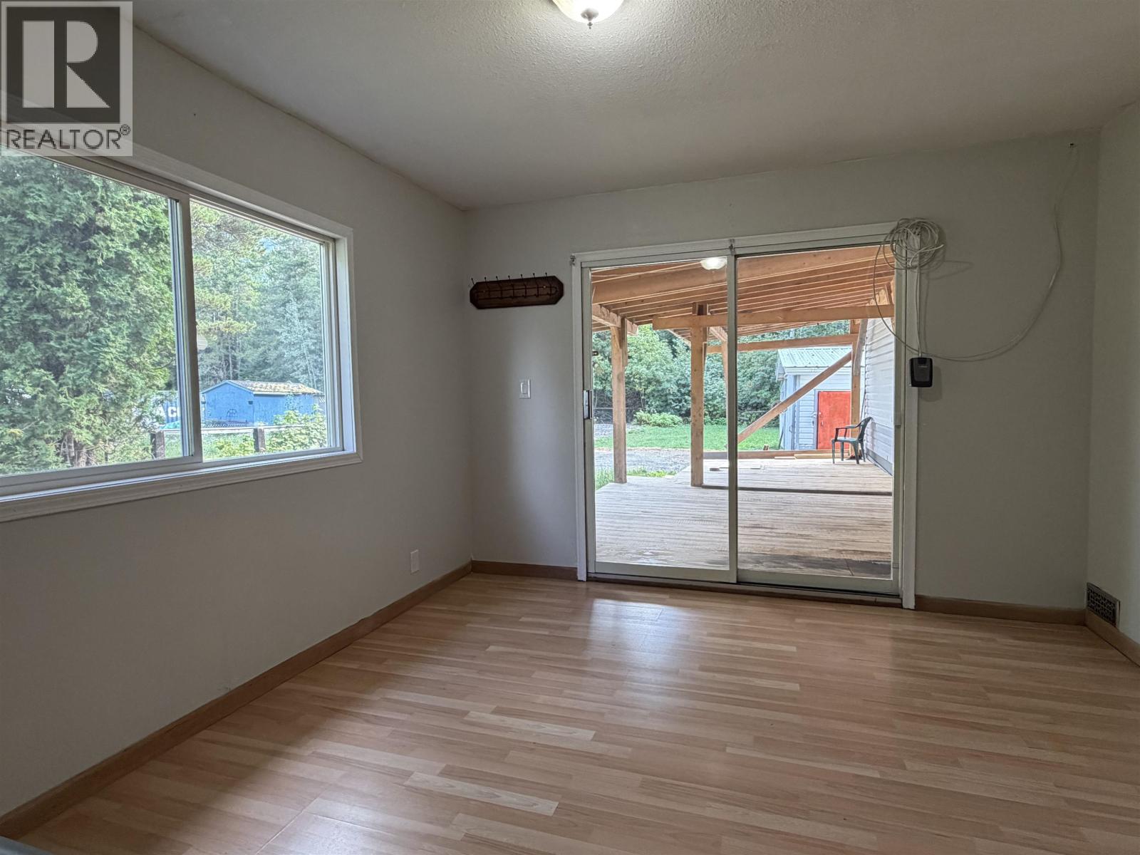 2066 LAUREL STREET - 8