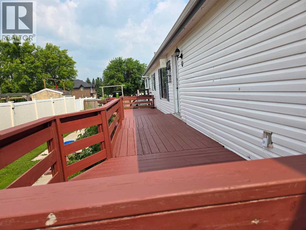 Listing photo – 5016, 49 street, Clive