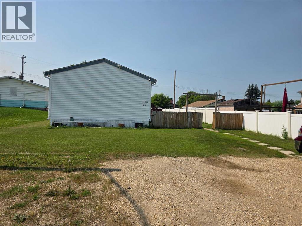 Listing photo – 5016, 49 street, Clive
