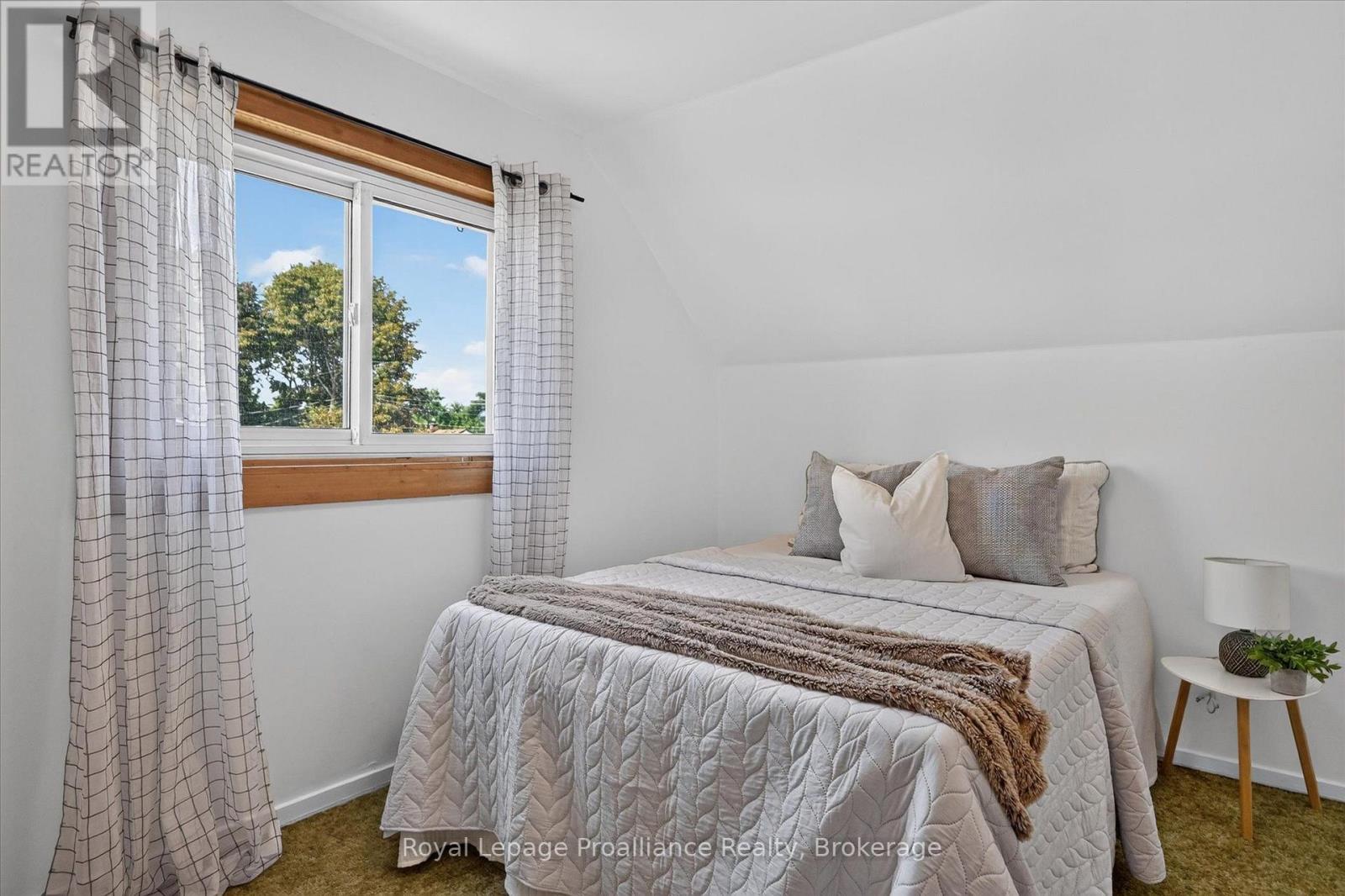 732 GILLESPIE AVENUE - 26