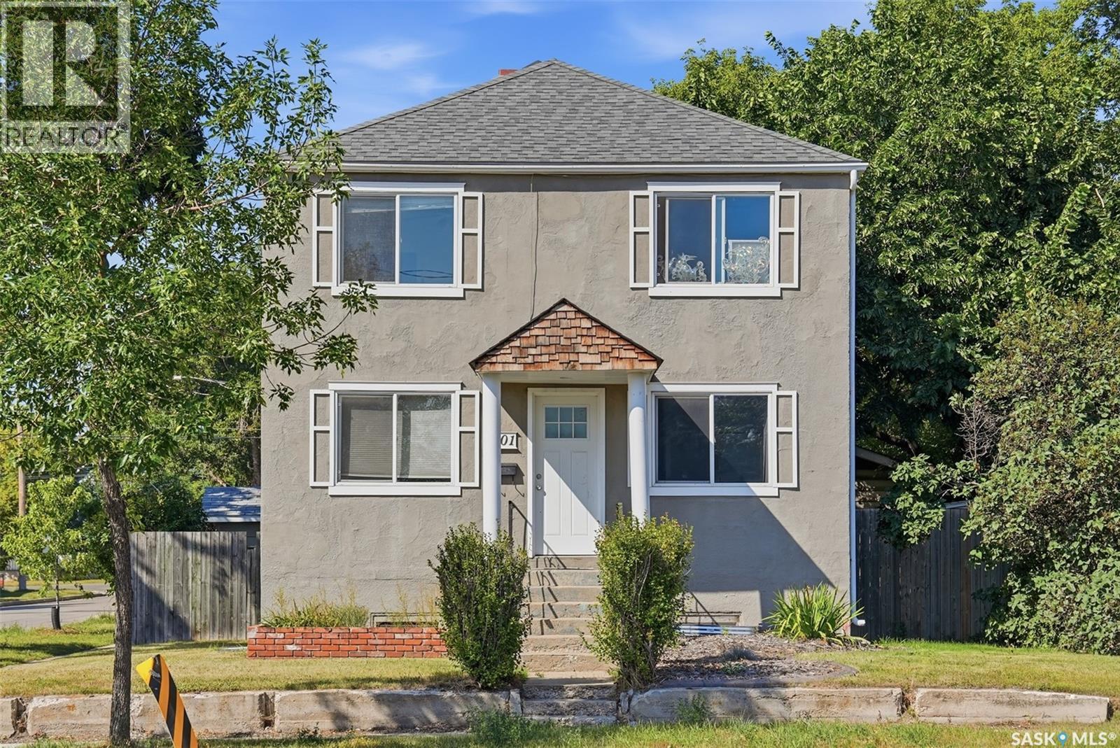 201 H AVENUE N - 1
