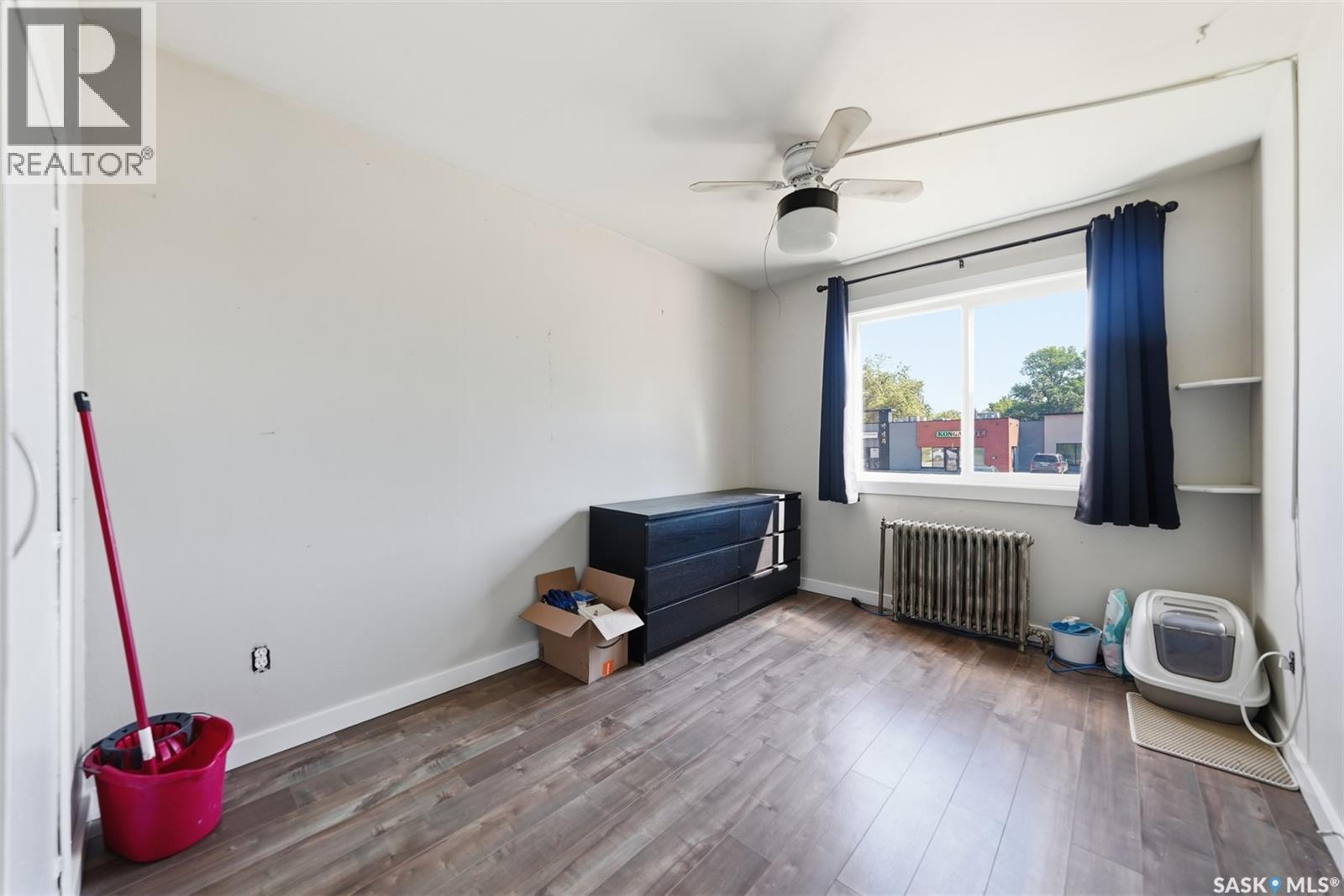 201 H AVENUE N - Image 10