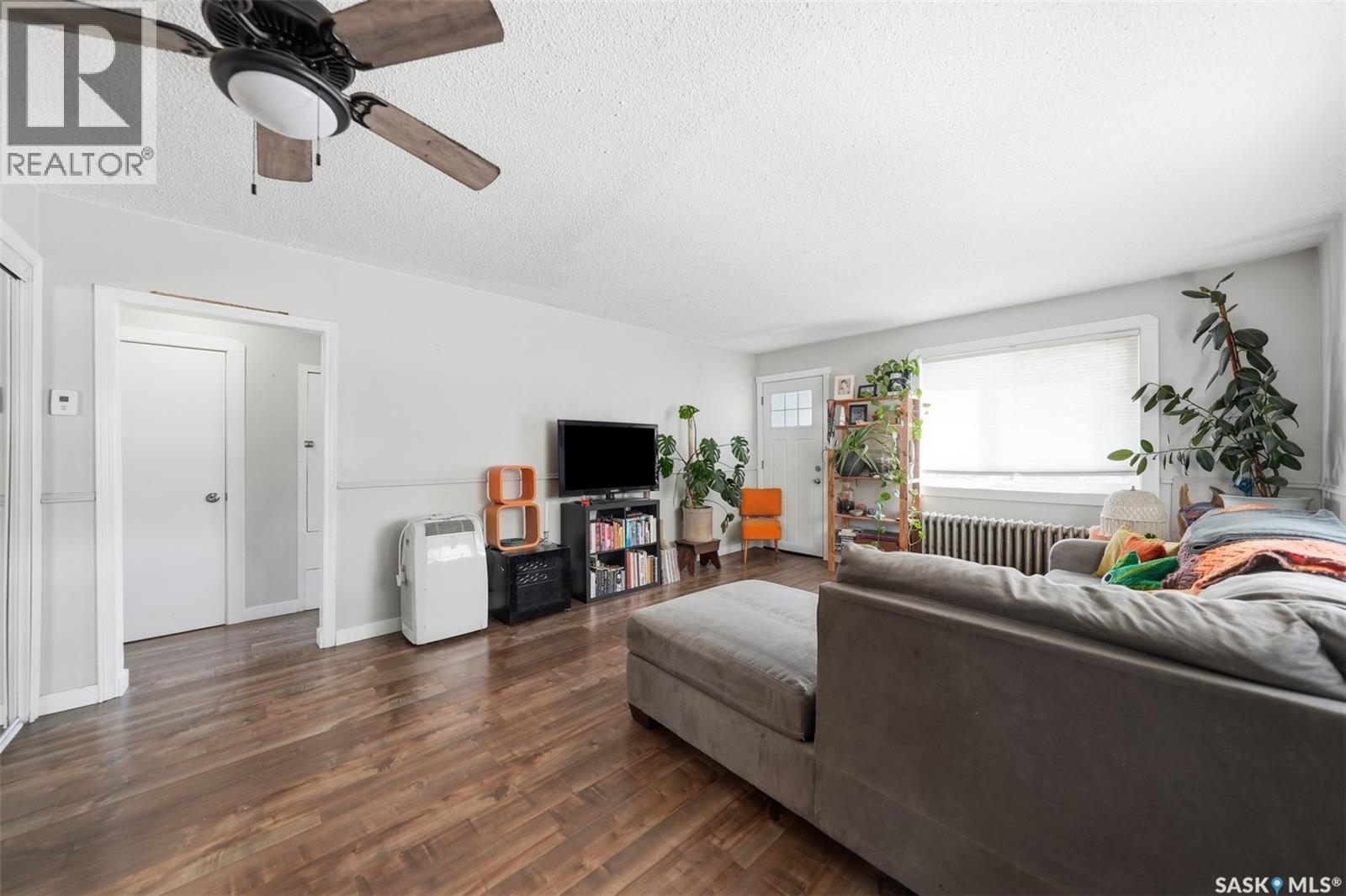 201 H AVENUE N - Image 18