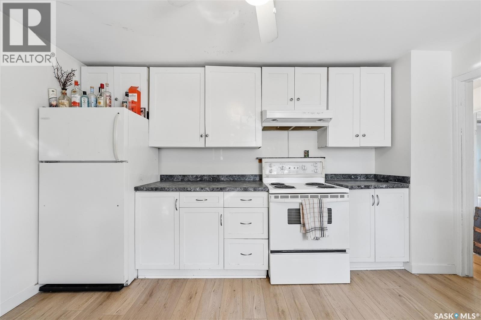 201 H AVENUE N - Image 4