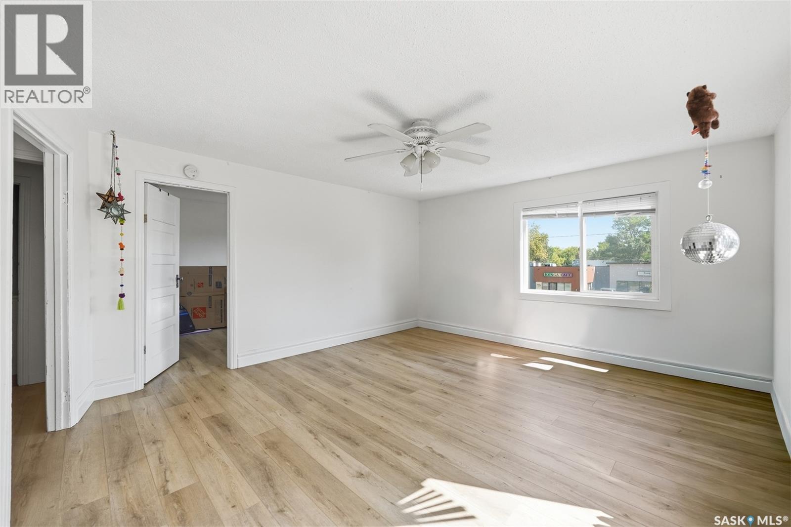 201 H AVENUE N - Image 8