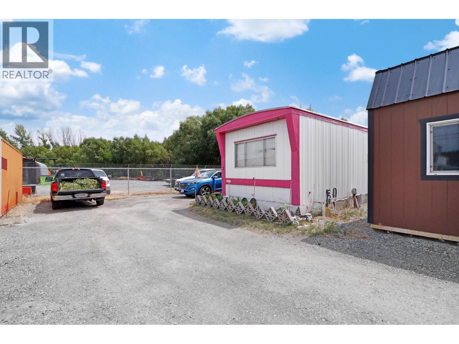 43 of 51 - 432 Van Horne Street S
