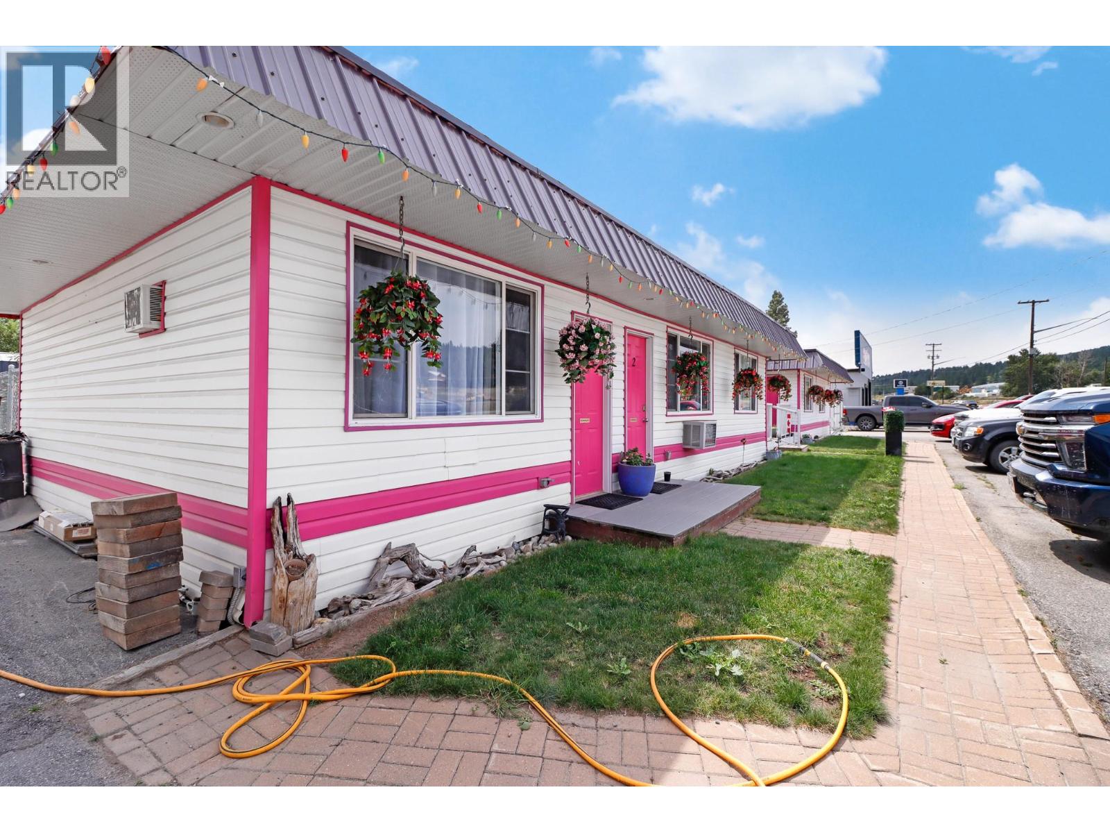 16 of 51 - 432 Van Horne Street S