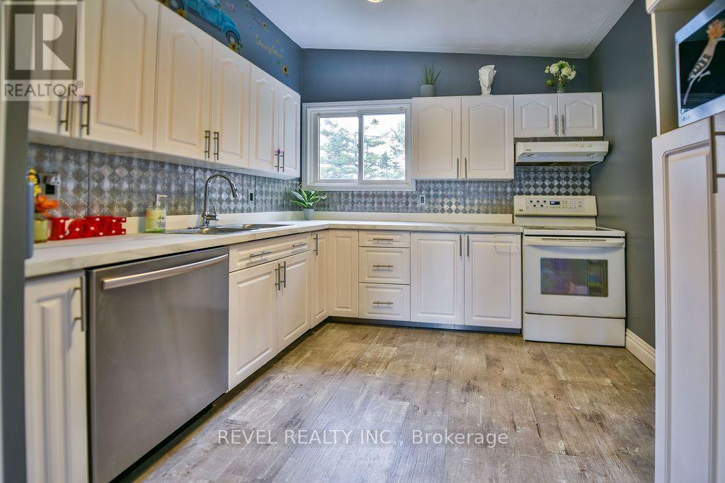 370 MORANDIN AVENUE - 13