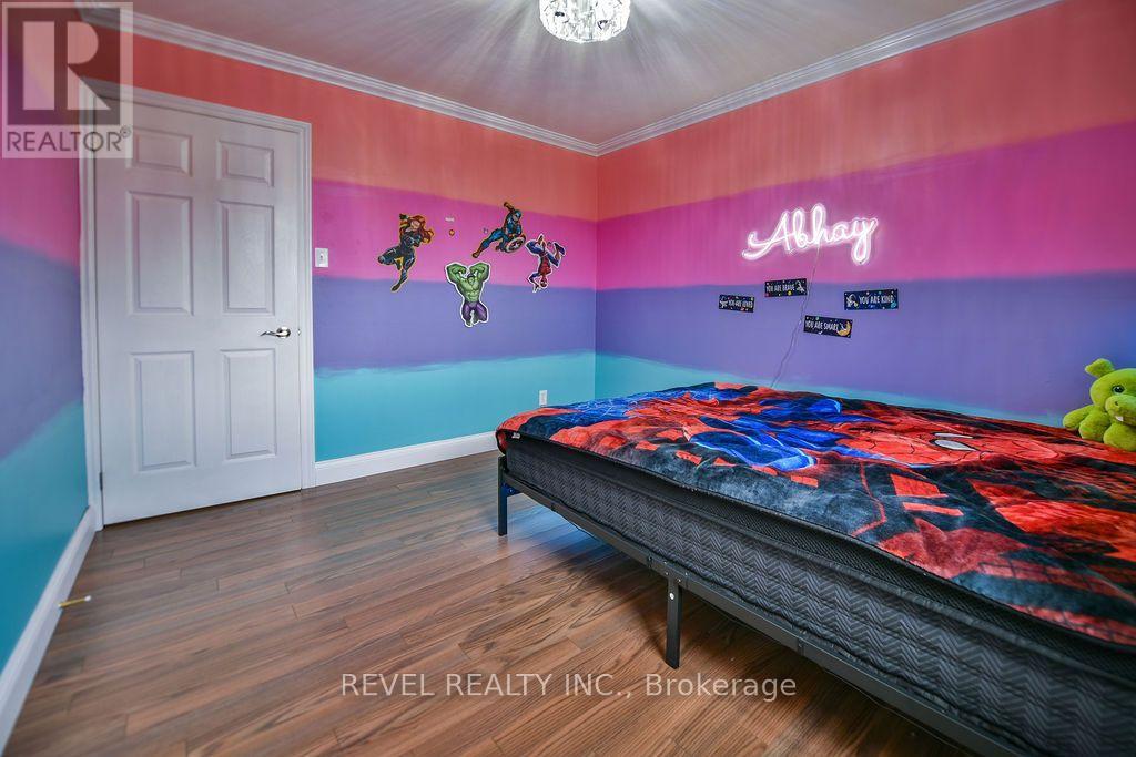 370 MORANDIN AVENUE - Image 25