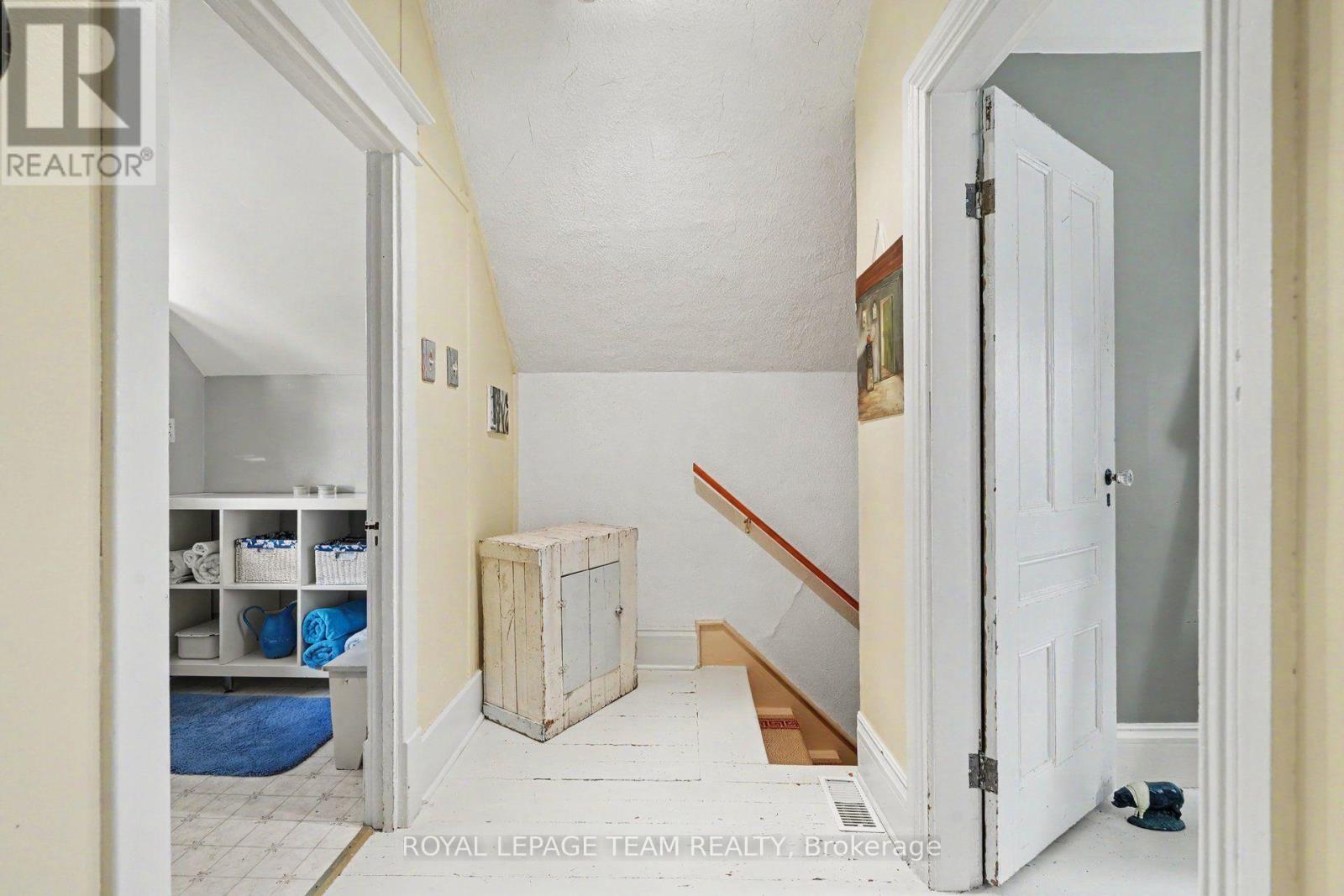 6577 FOURTH LINE ROAD - Image 13
