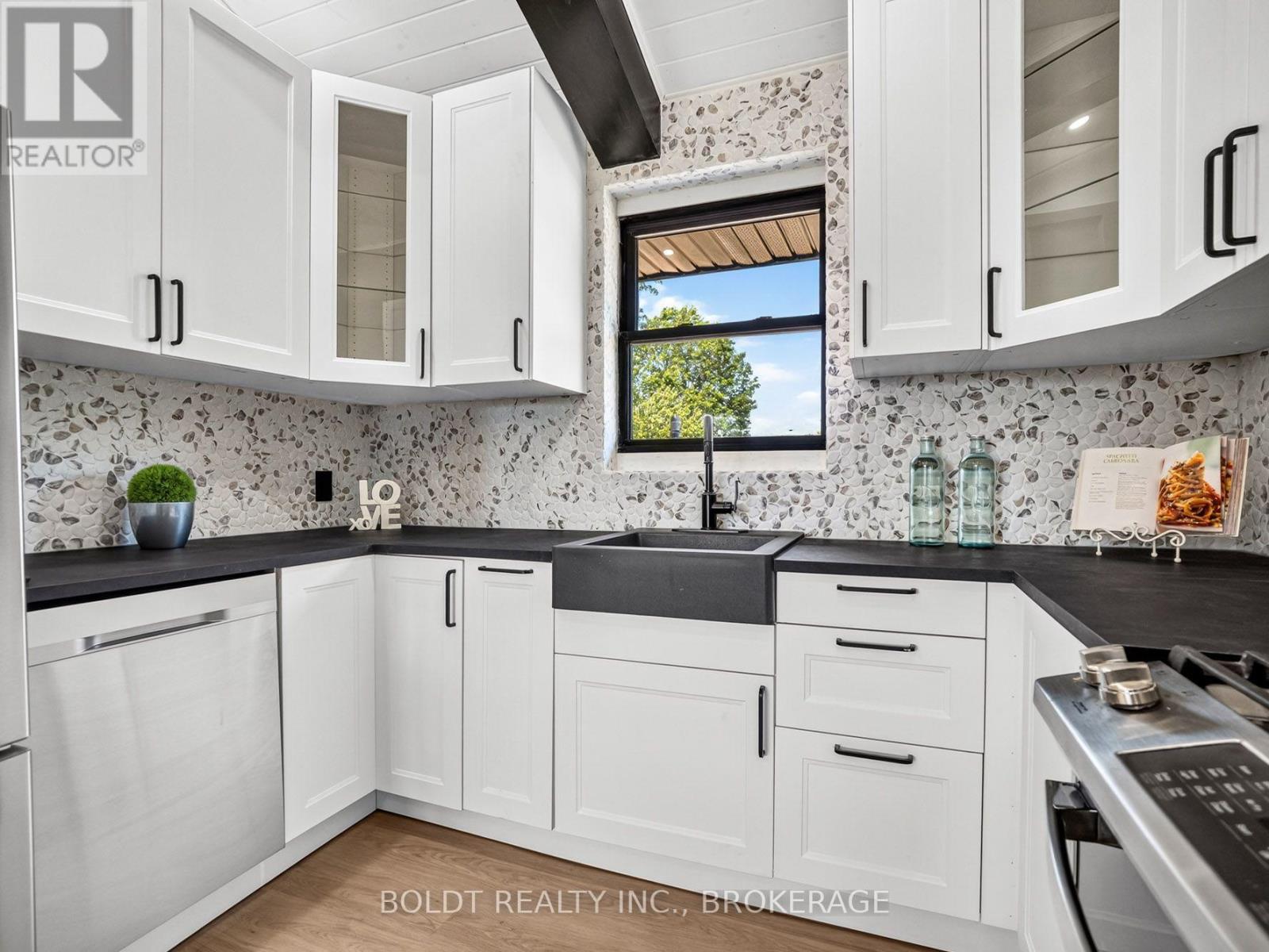 6221 LYONS CREEK ROAD - Image 11