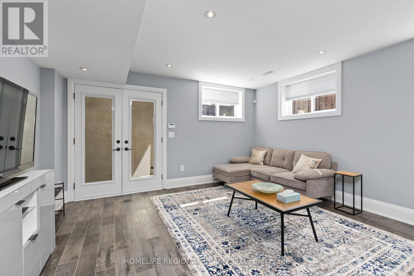 313 ROBINA AVENUE - 35