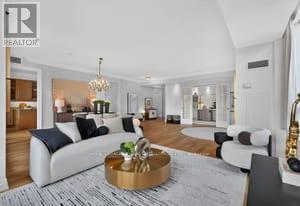 #808 18 WILLIAM CARSON CRESCENT - 13