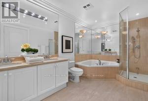 #808 18 WILLIAM CARSON CRESCENT - 22