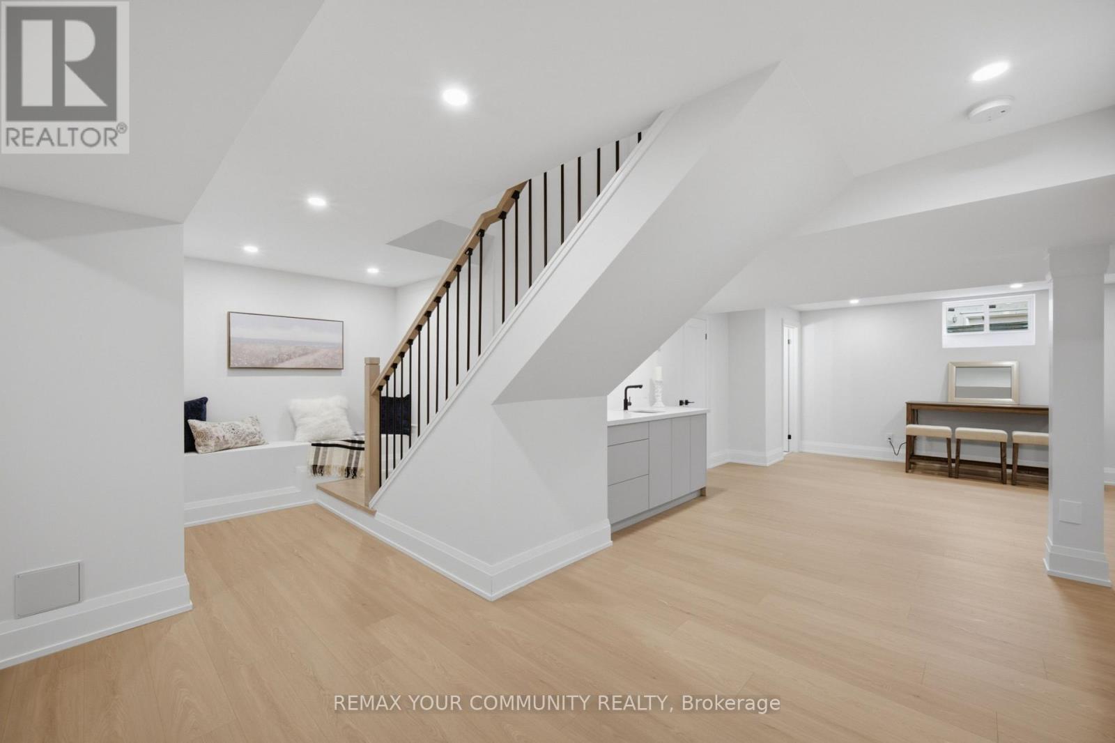 2 SUGGS LANE - Image 29