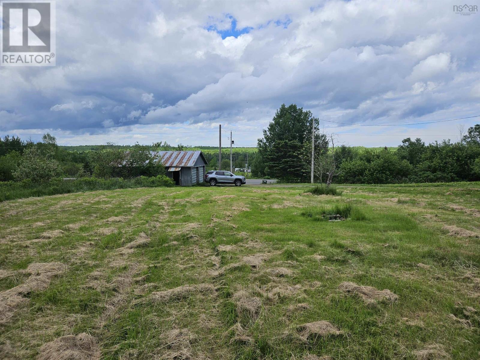 Property 8 of 33 of 9902 204 Highway