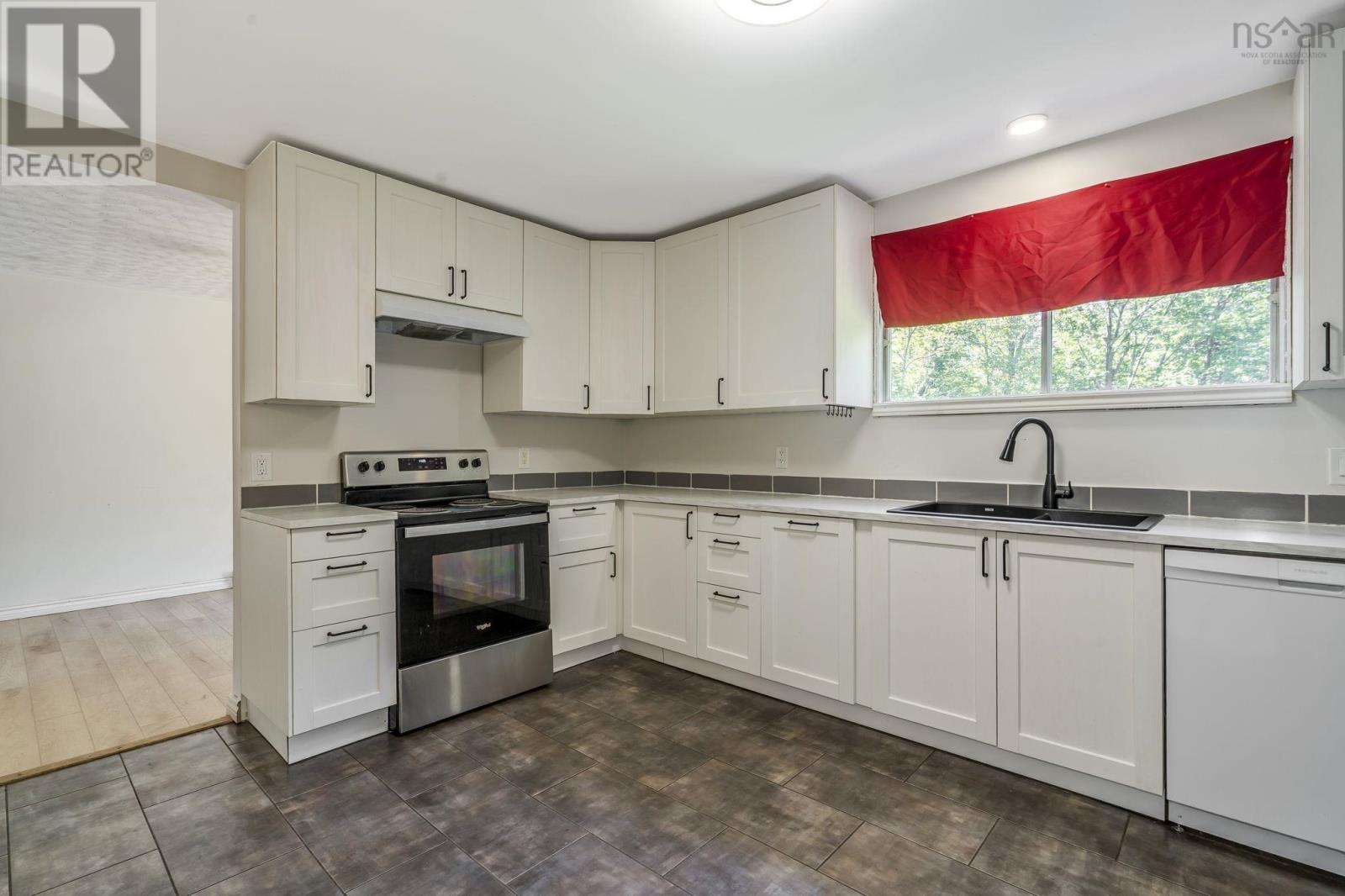 15 Ernest Avenue - 18
