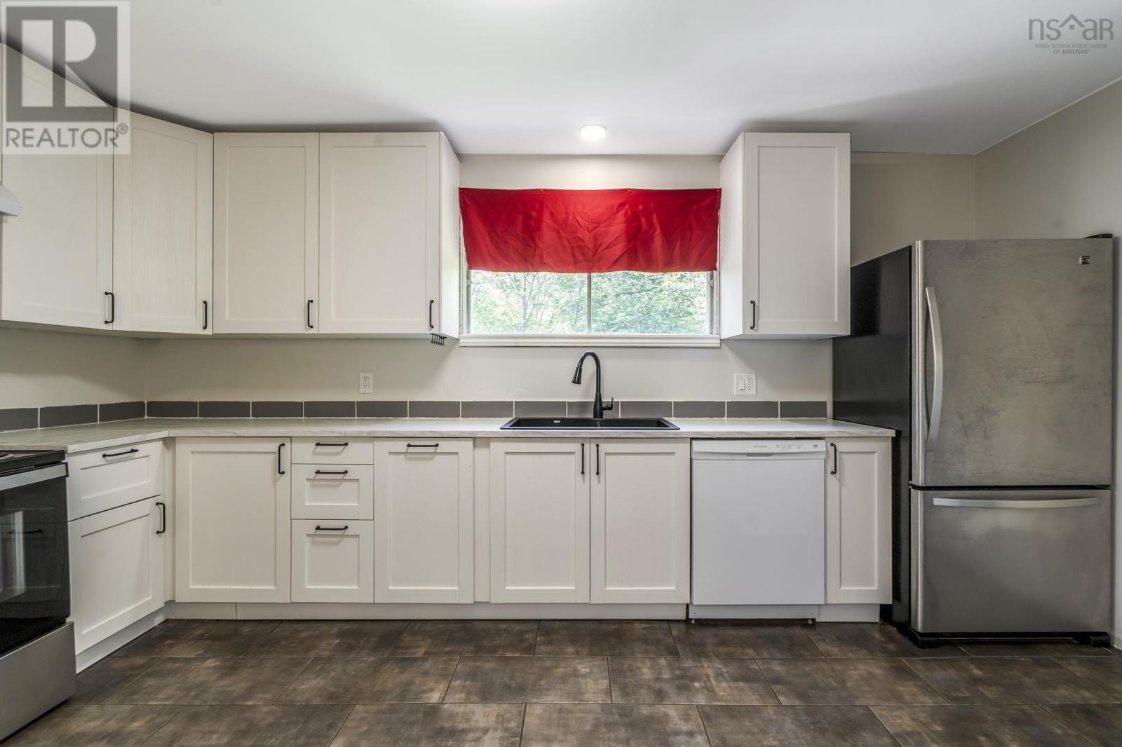 15 Ernest Avenue - 17