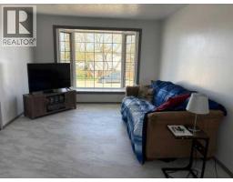 Living room/Dining room - 4418 54 Avenue, Valleyview, AB T0H3N0 Photo 6