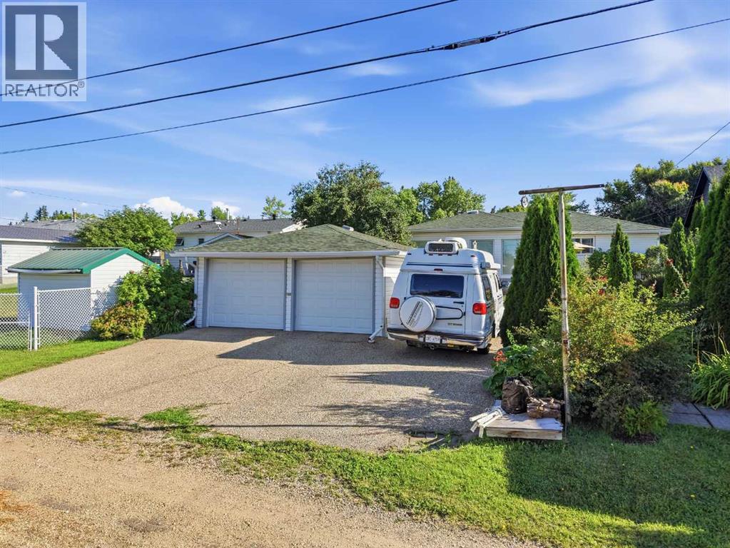 Listing photo – 5216 54 Avenue, Bashaw