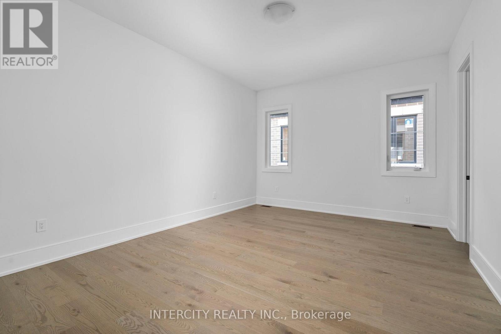 20 GOLD BOTTOM CRESCENT - Image 46