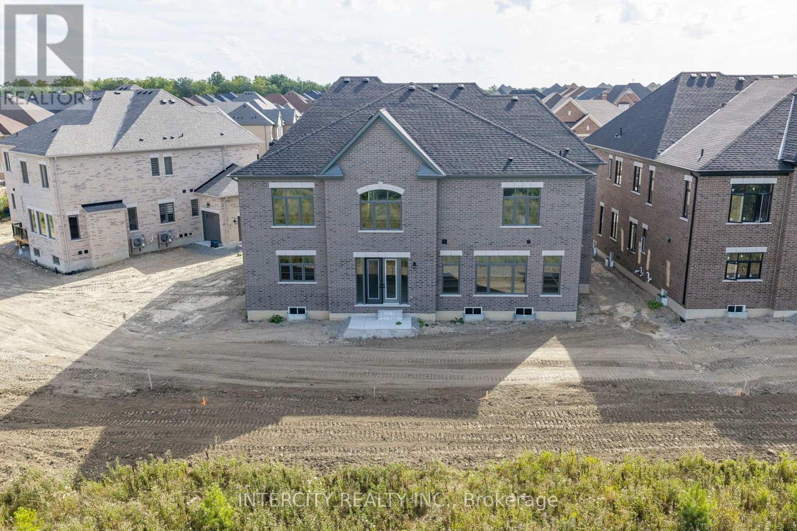 20 GOLD BOTTOM CRESCENT - Image 49
