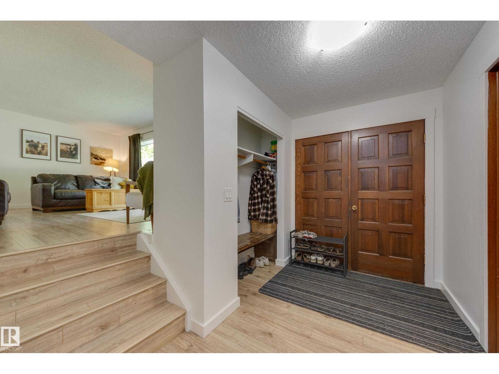 77 BEACON CR, Braeside, St. Albert photo 2