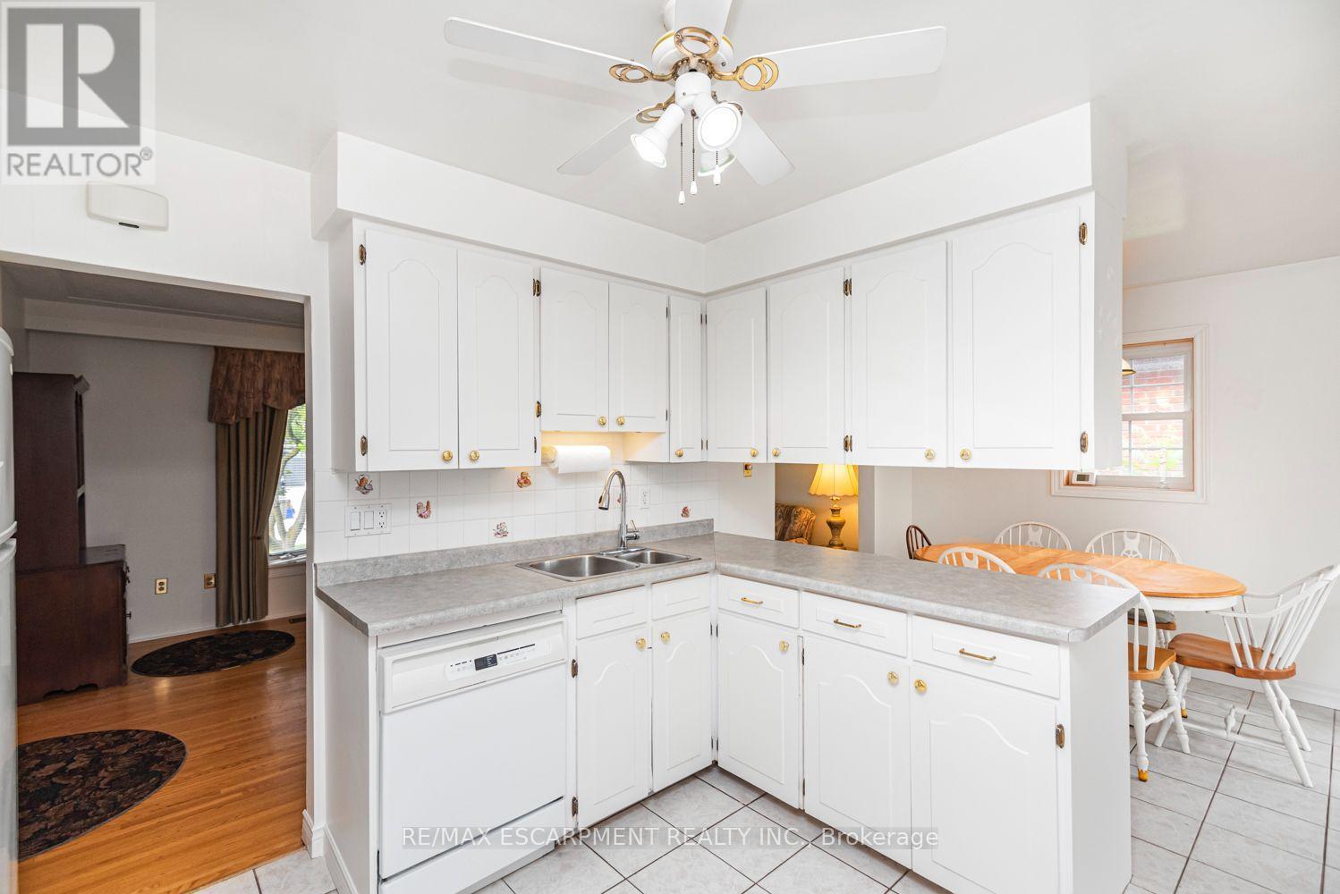 37 LORNE AVENUE - 14