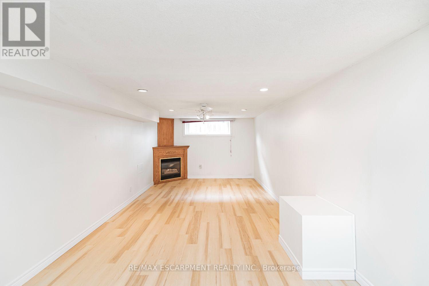 37 LORNE AVENUE - 16