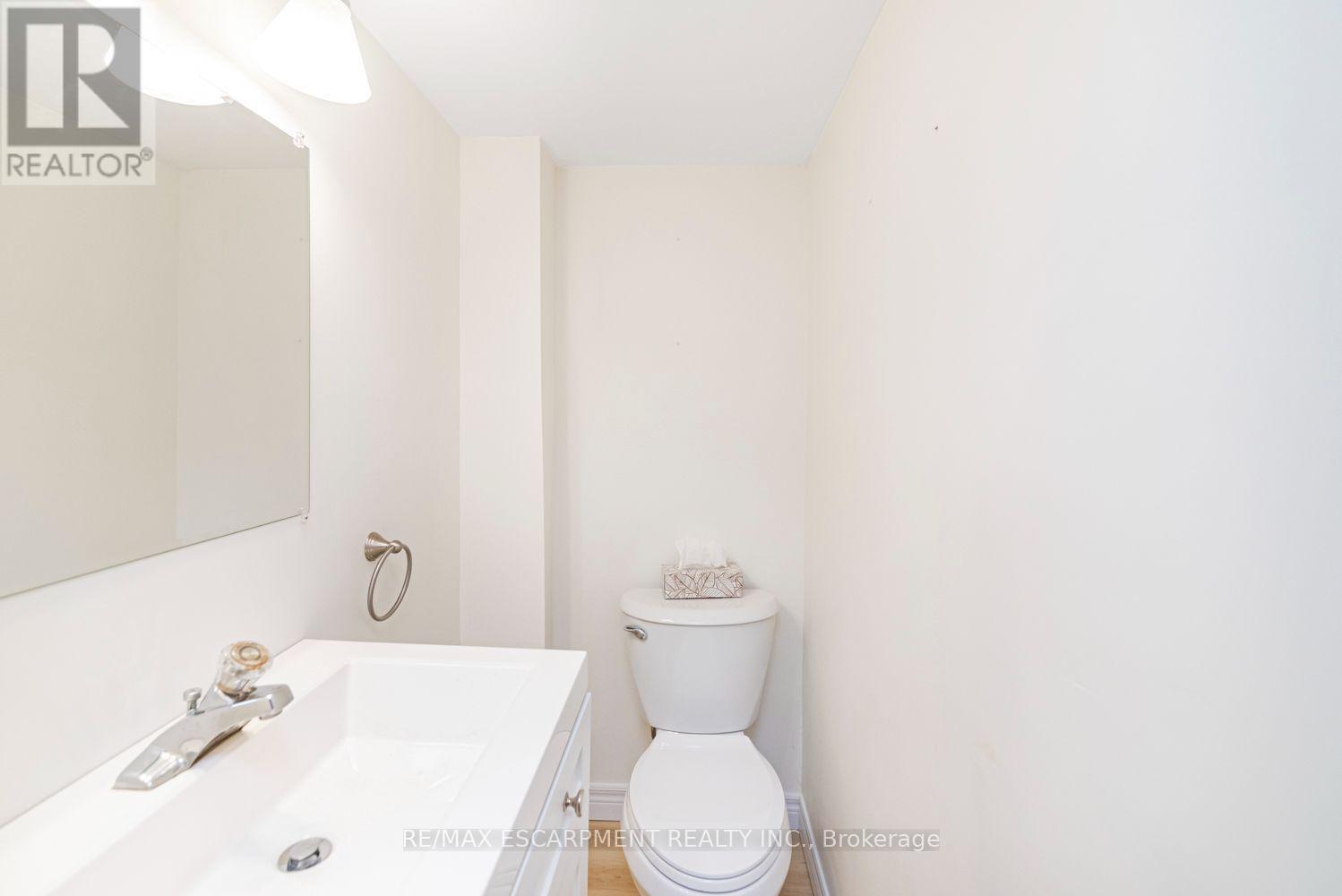 37 LORNE AVENUE - 22