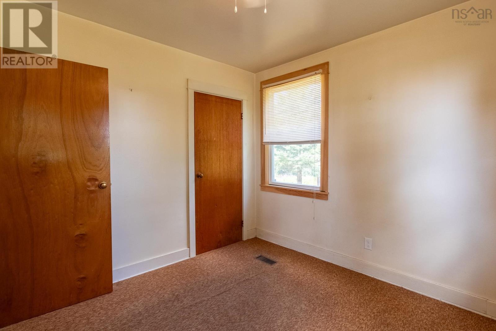 1549 Victoria Road - 9